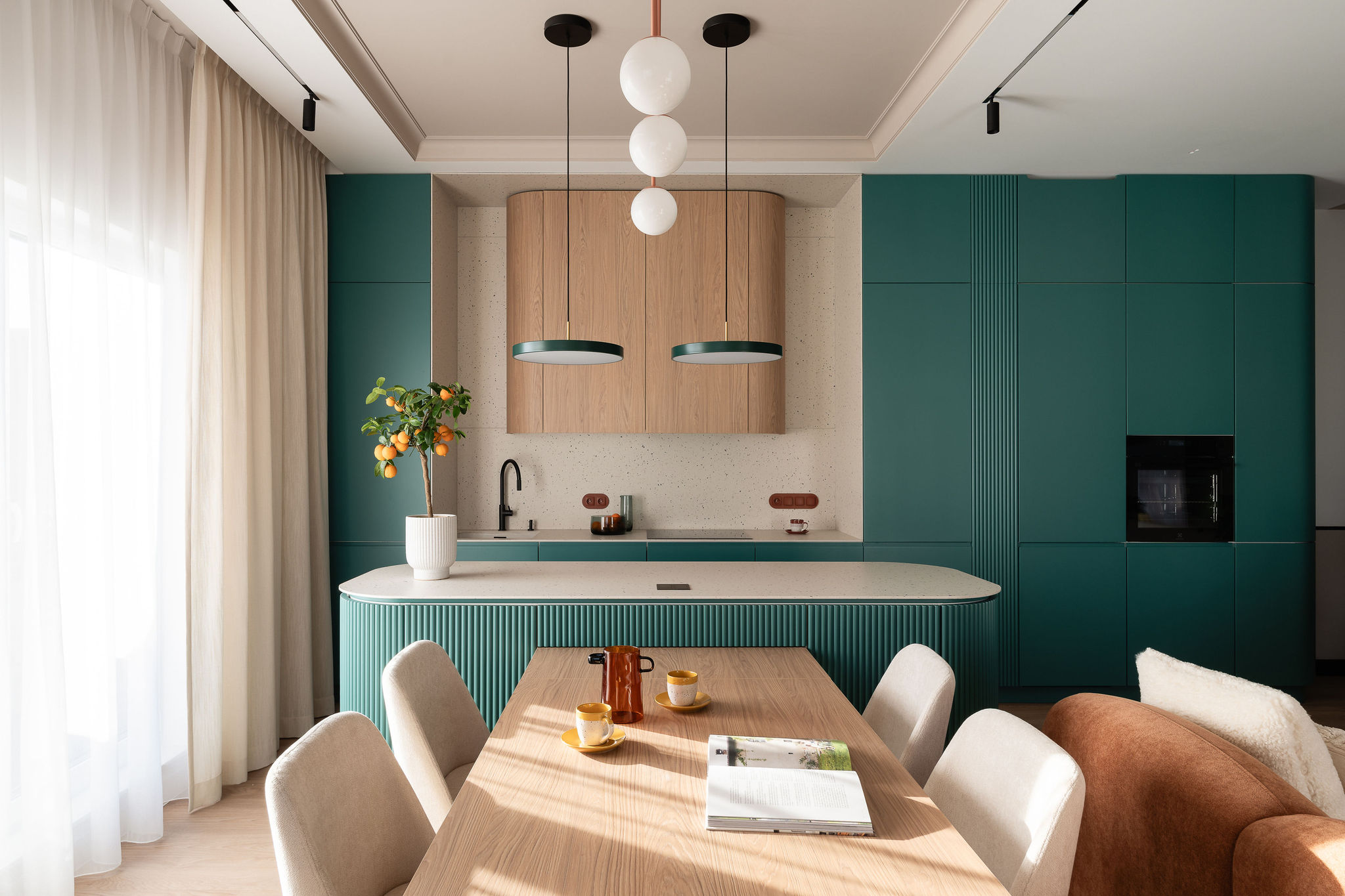 Eleganckie wnętrze z meblami na wymiar od Mebelhaus - jakość, pasja, precyzja.